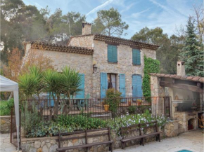 Гостиница Three-Bedroom Holiday home with a Fireplace in La Roquette sur Siagne  Ла Рокет-Сюр-Сьянь